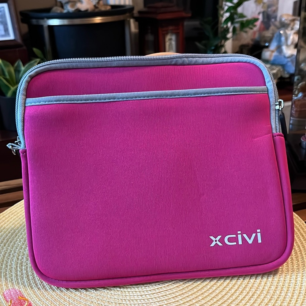 Xcivi Neoprene Protective Pouch
